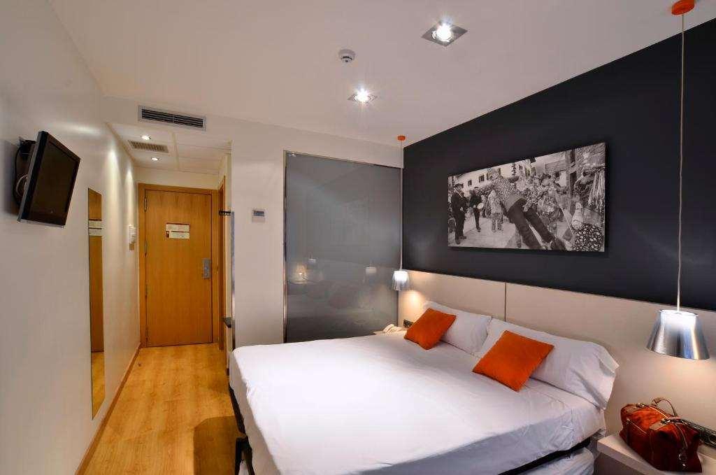 Bed4U Tudela Hotell Rum bild
